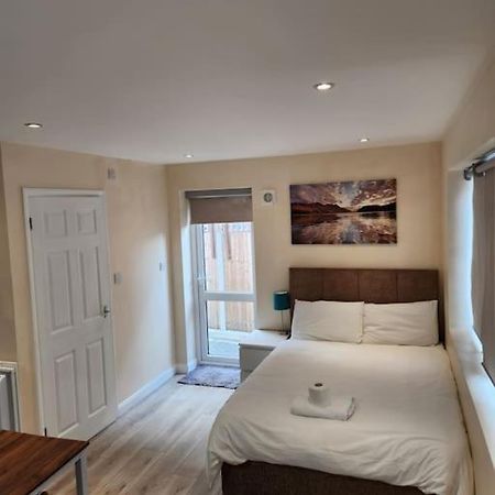 Beautiful Private En-Suite Room With Its Own Entry Bexleyheath Bagian luar foto